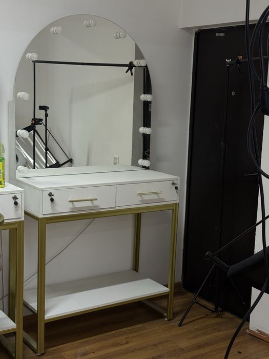 Визажный столь для макияж