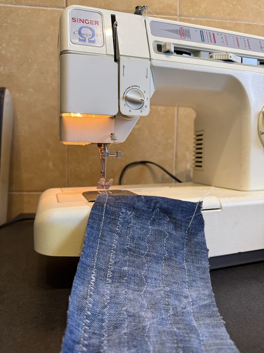 Masina de cusut automata si brodat SINGER