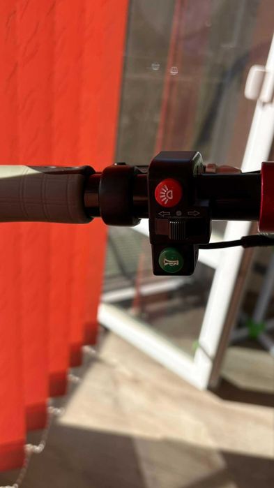 Електрическа тротинетка KuKirin M4+седалка