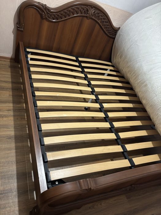 Срочно! Дешево! Кровать, прихожка, диван Патютьков