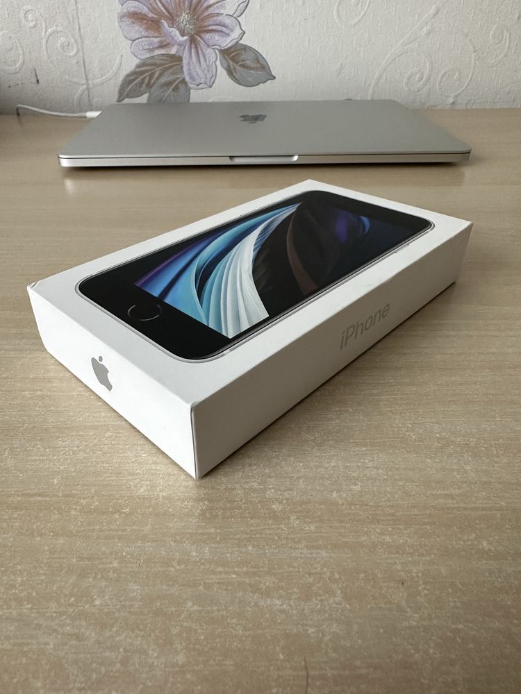 Iphone SE 2020 белый