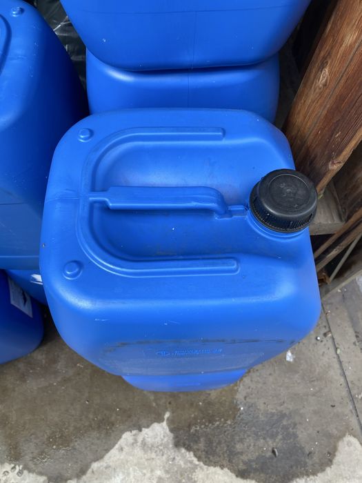 Пластмасови туби 30л и 65л и 20л