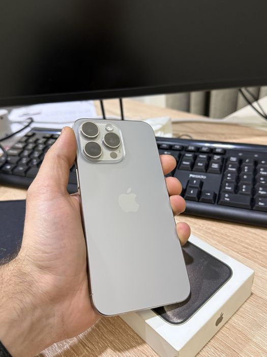 Продам iPhone 15 Pro Max 256GB Natural Titanium