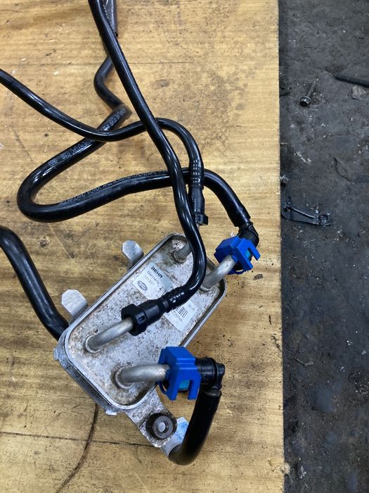 Range rover sport 2012година 3.0d 245кс охладител гориво