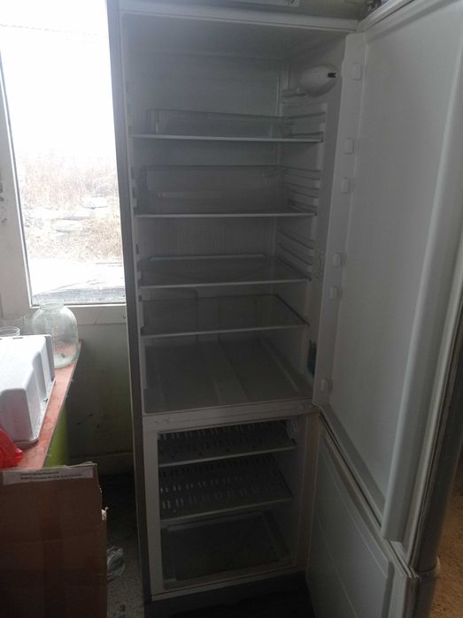Продам холодильник