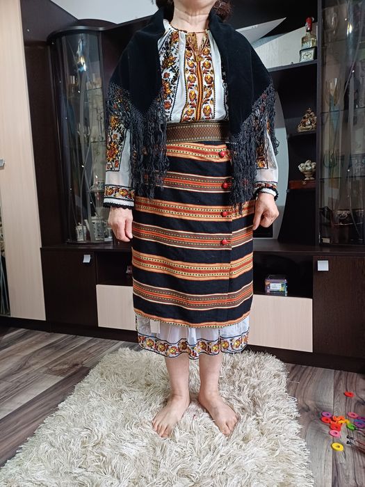 Costum popular antic