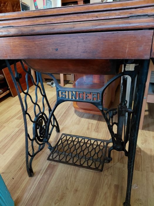 Mașina de cusut Singer