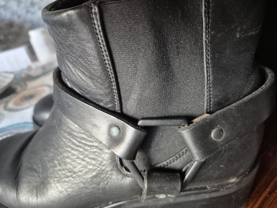 Боти естествена кожа, масивна платформа