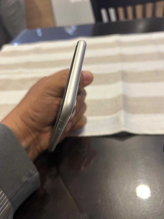 Iphone 11 64 GB БЯЛ