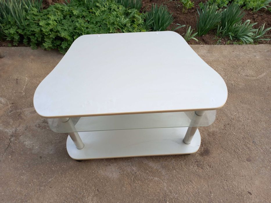 Продавам TV маса