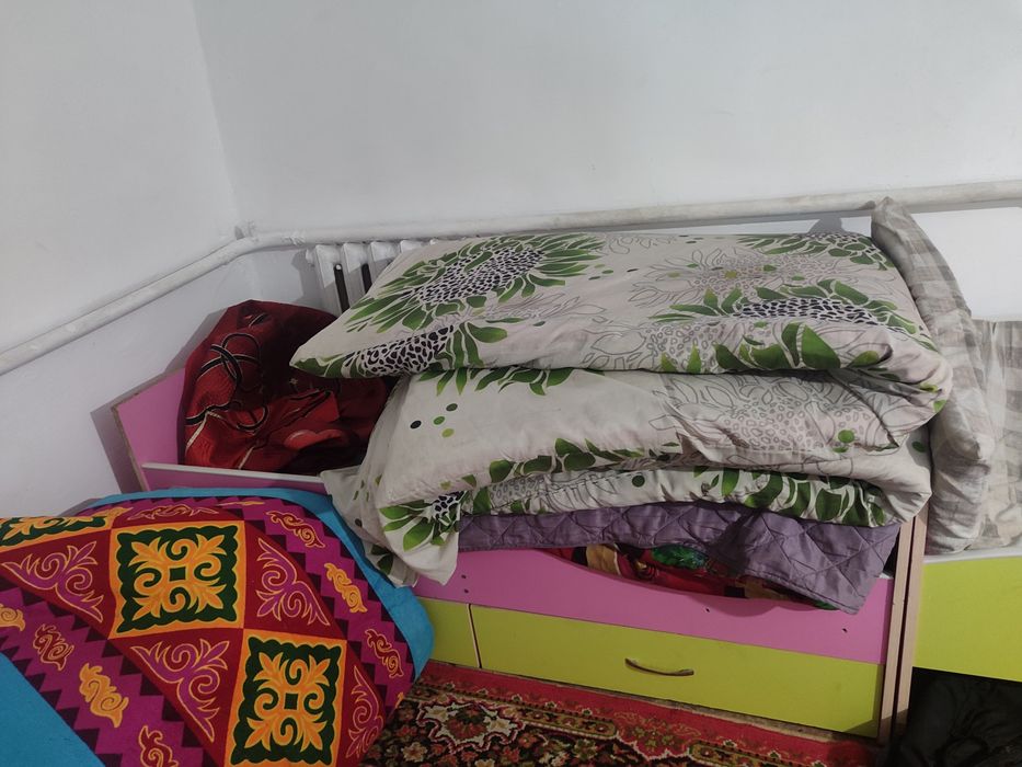 Детская кровать   каждая по 5000 тыс так же продаем бычка  800000 тенг