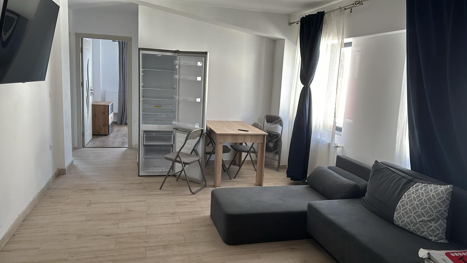 Închiriez apartament