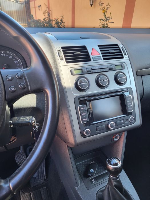 Volkswagen Touran, 2010 benzină 1,4.