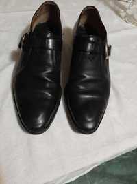 мъжки обувки цвят черни