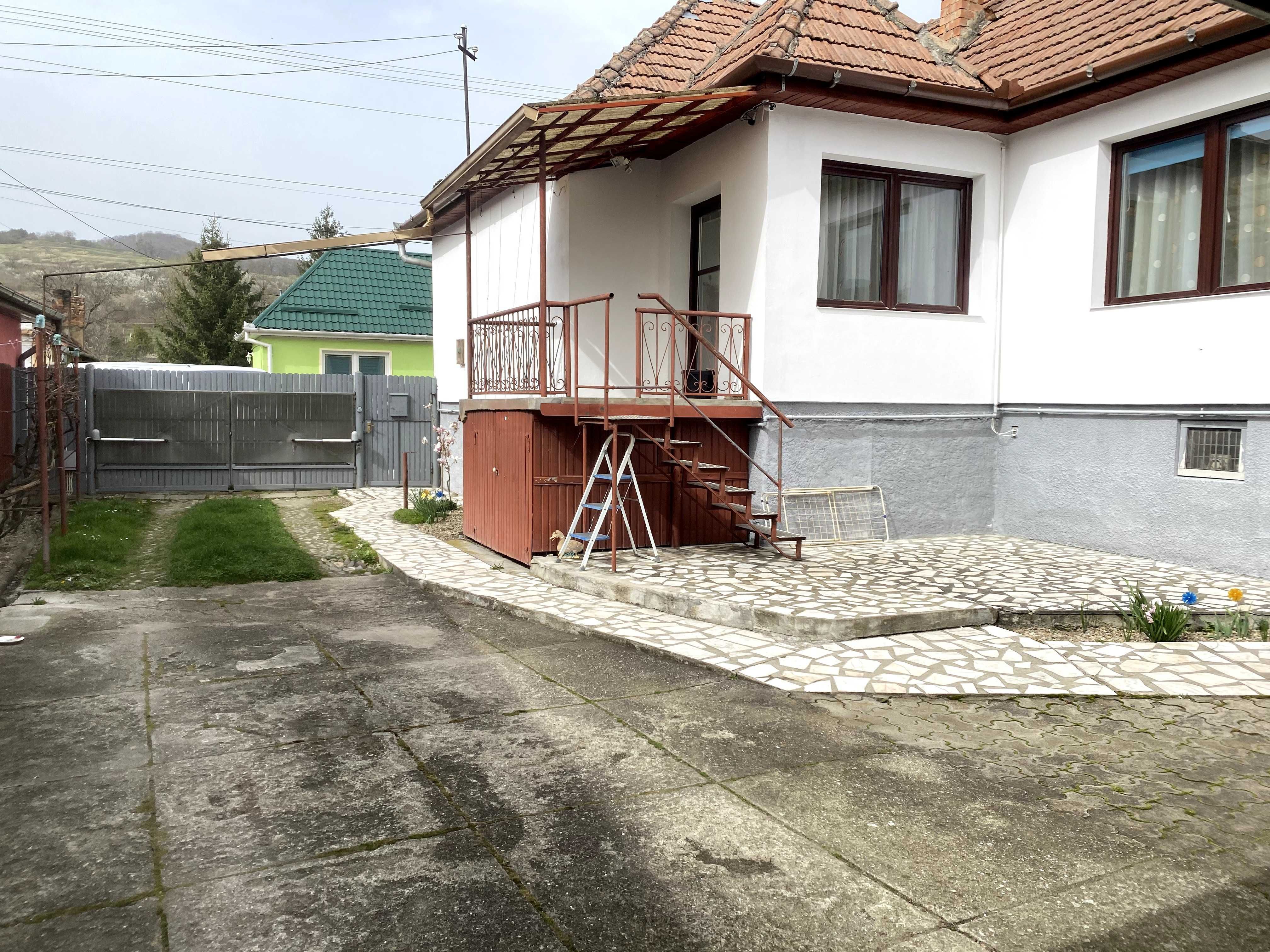 Vand casa cu gradina in Hetiur (la 8 km de Sighisoara) Jud. Mures.