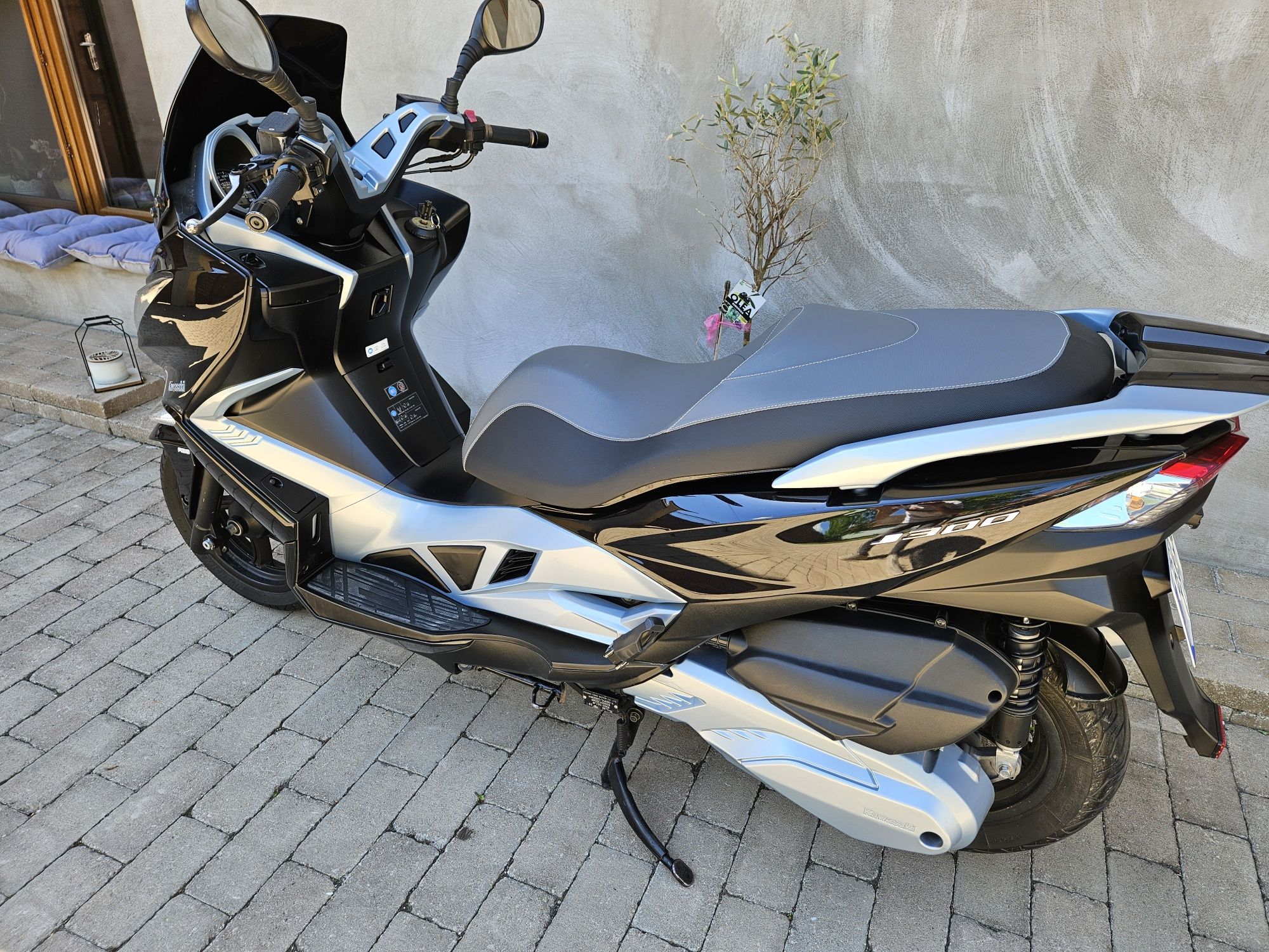 Kawasaki j300 impecabil 2015