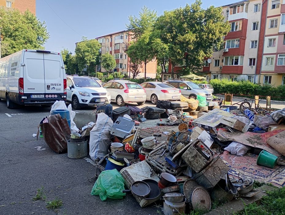 Transport marfă.Mutări și debarasări complete.MANIPULANȚI MARFĂ