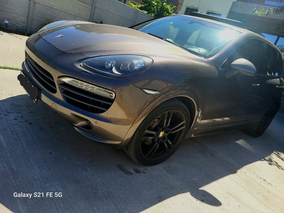 Porsche Cayenne GTS 2013