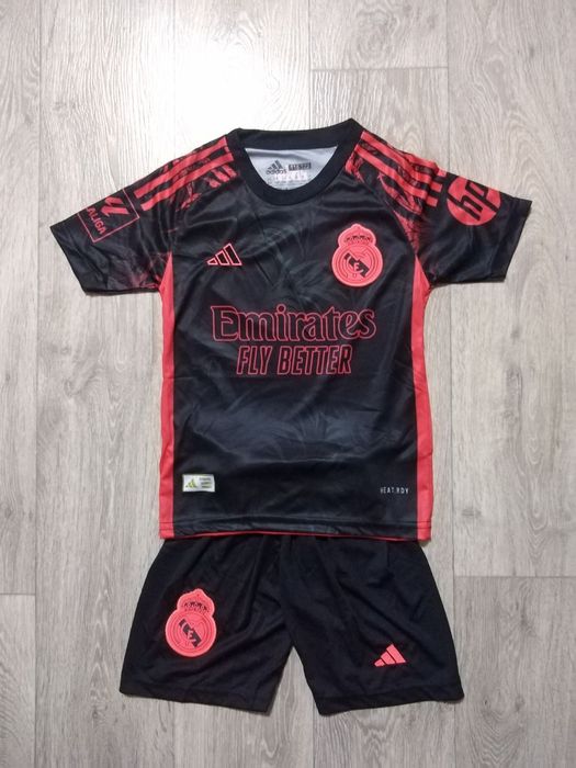 Мбапе Реал Мадрид черен