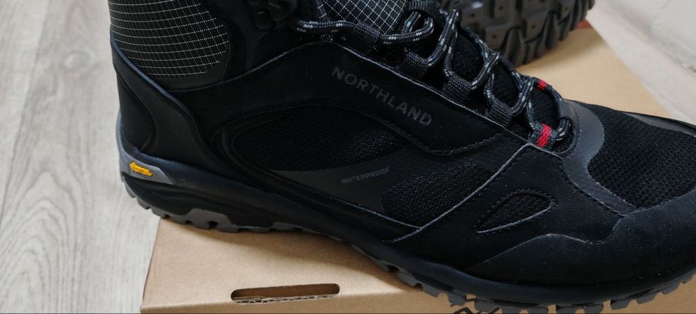 Кроссовки новые 45 р NORTHLAND оригинал