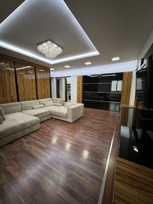 3-комнатная (90 м²), ул. С. Азимова (ориентир - ЖК "Infinity")..