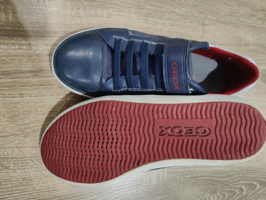 Маратонки за момче Geox