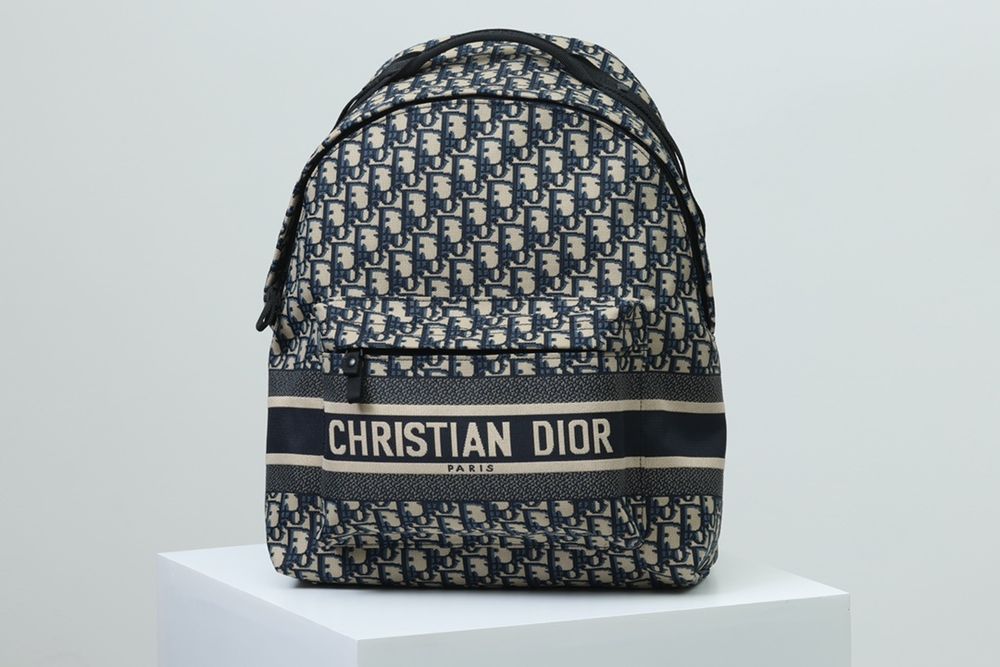 Rucsac Christian Dior, tip apremium