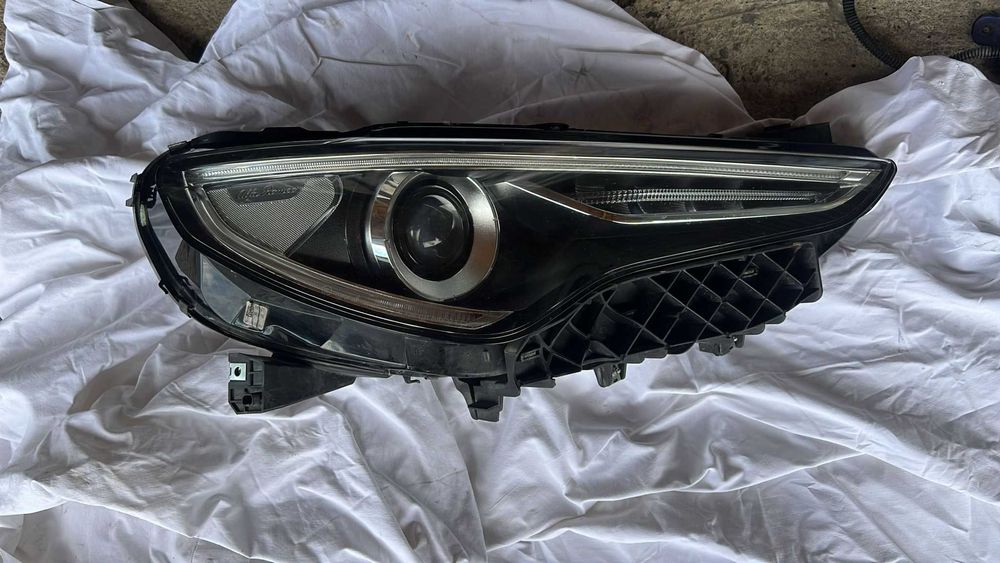 Far stanga dreapta Alfa Romeo Stelviosi alte piese