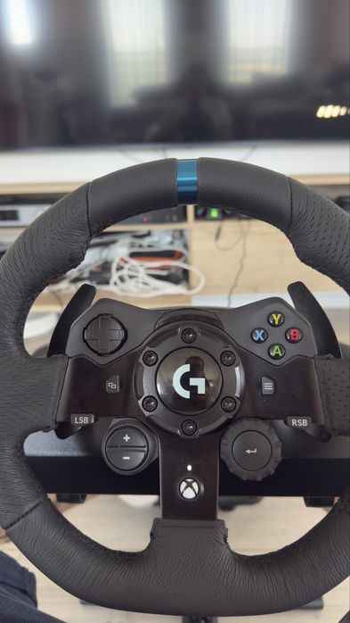 Playseat + Volan Logitech G923