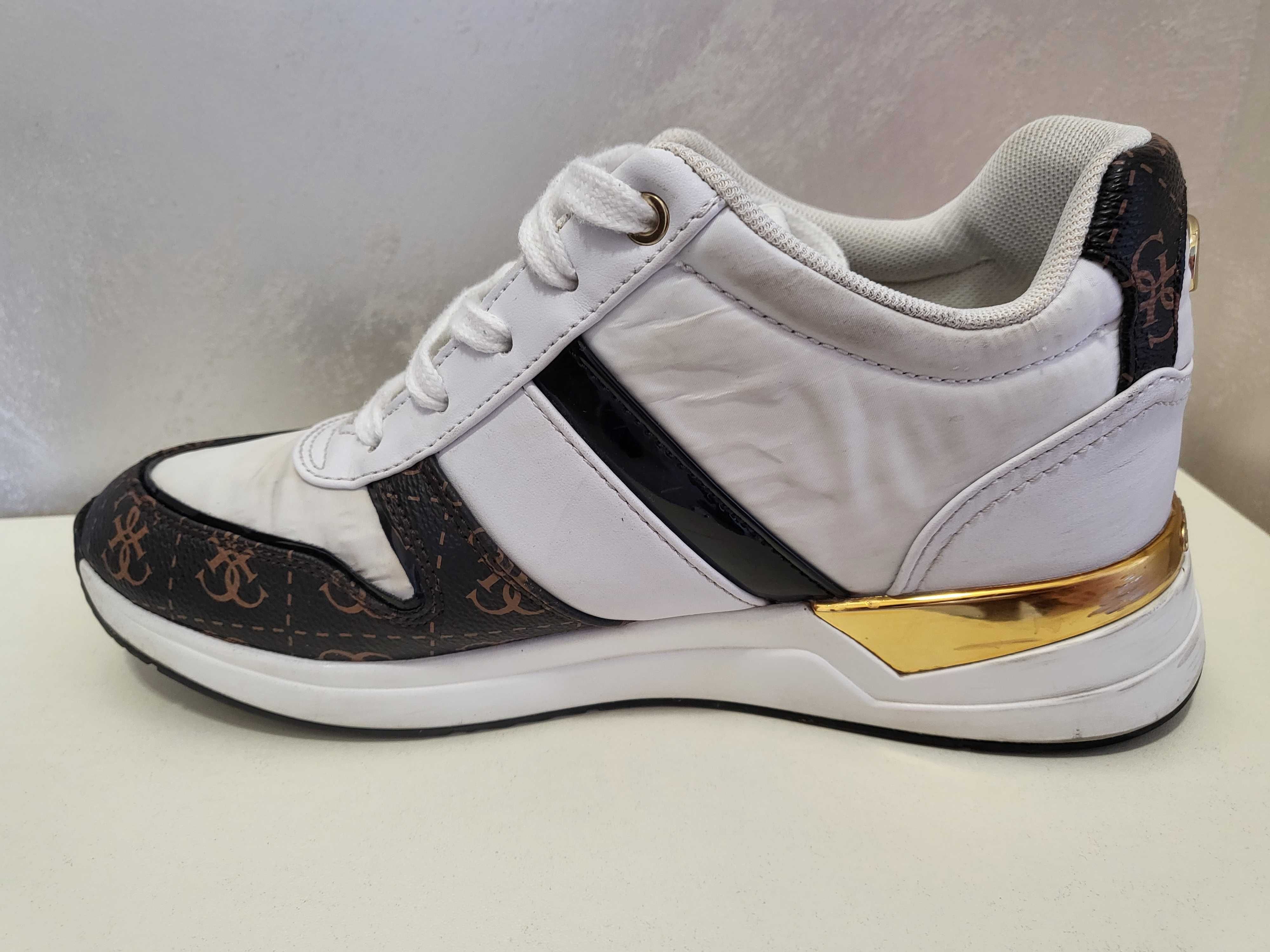 GUESS Сникърси/ спортни обувки