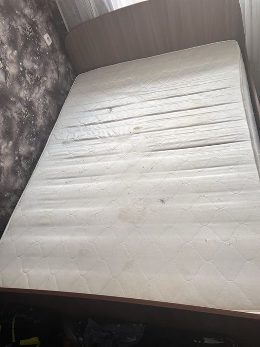 Продам двухспальную кровать