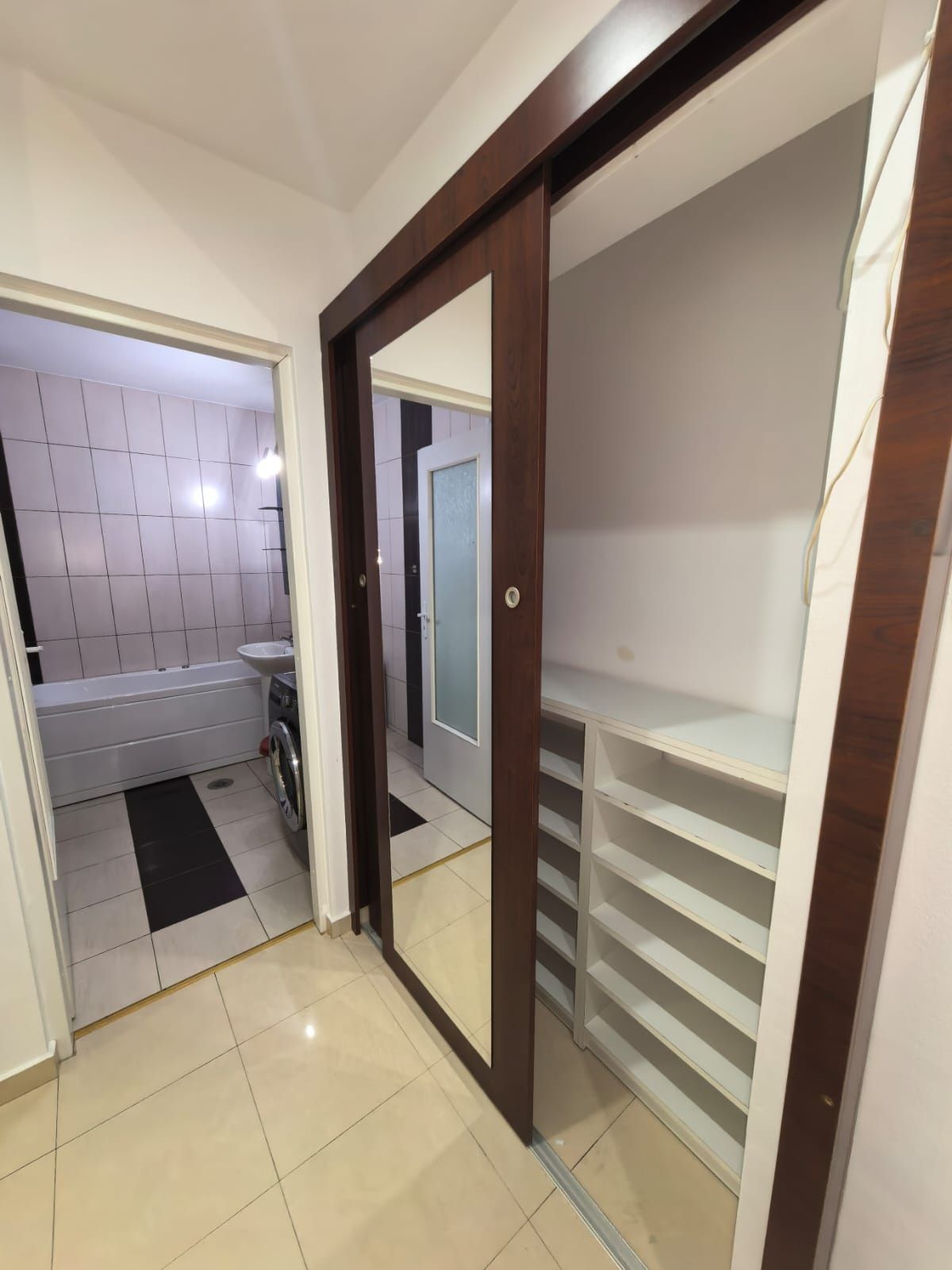 Vând Apartament Central, Modern, în Bloc Nou, Utilat,Persoană Fizica!
