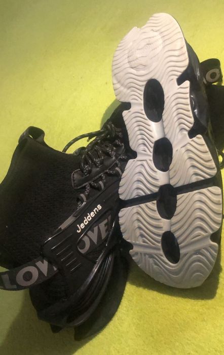 Adidasi de alergat, marime 43