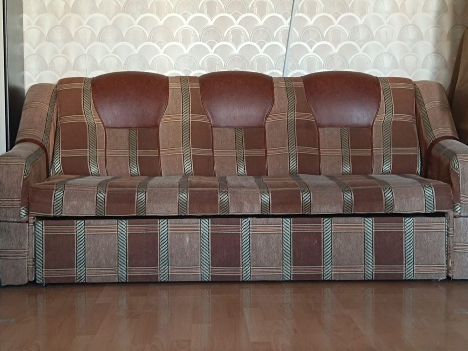 Vand mobilier în stare bună