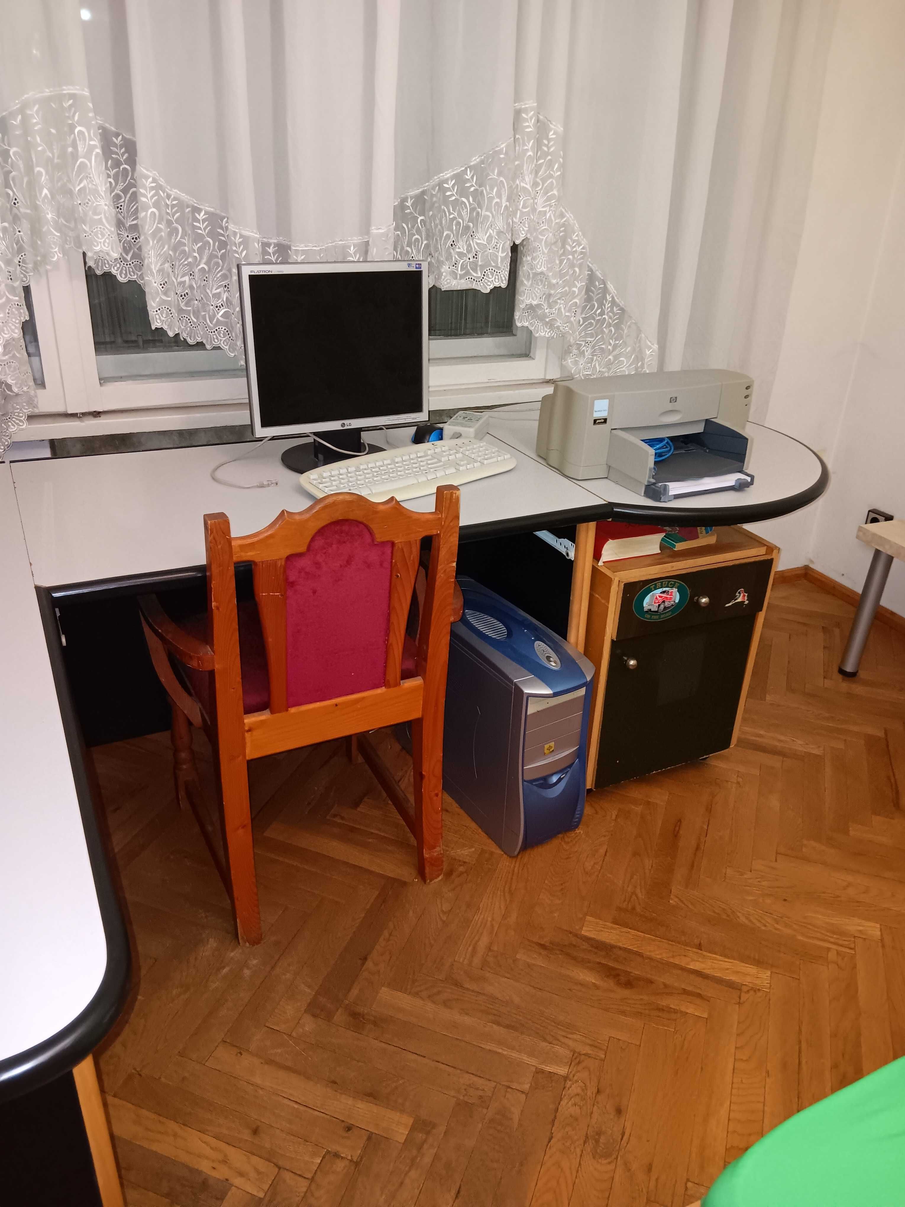 Ъглово бюро,втора употреба,запазено,в гр.Шумен