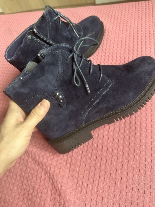 Ботинки зимние женские .новые.замша.