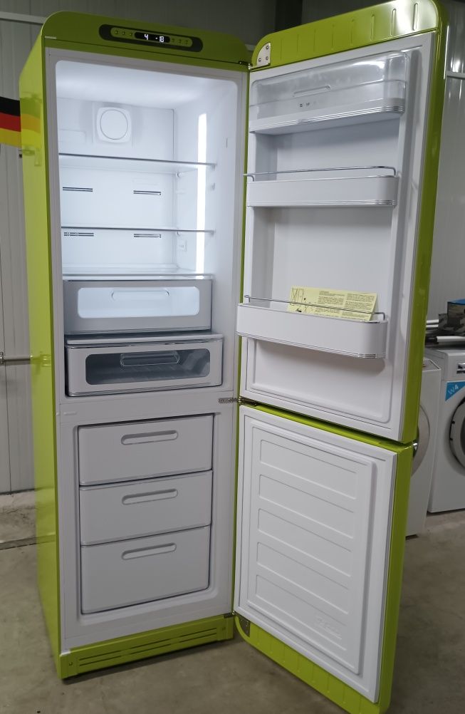 Хладилник с фризер SMEG FAB32RLI5