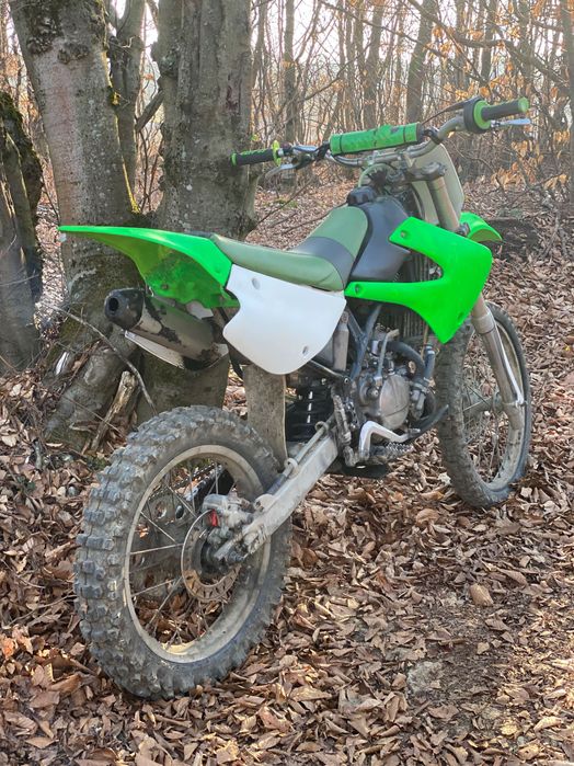 Vând Cross Kawasaki Kx 85