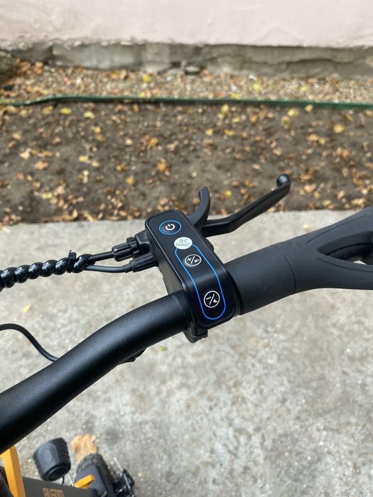 Vand Ausom L1 intretinuta foarte bine , stare excelenta