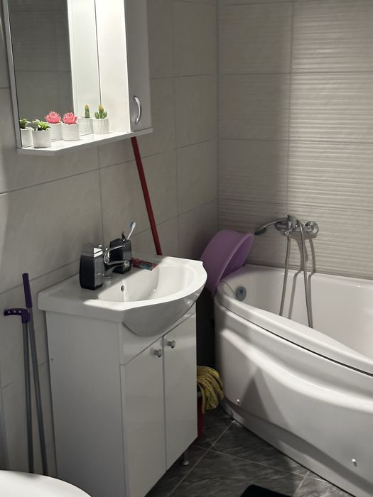 Garsoniera spre inchiriere