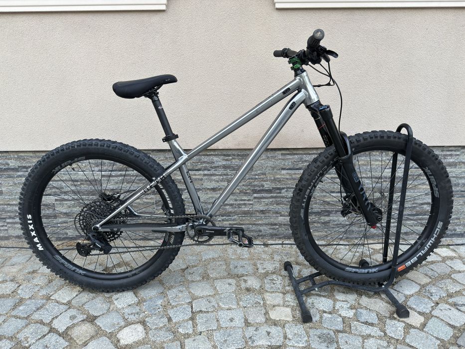 Боен твърдак COMMENCAL META HT AM размер: 27.5/42см