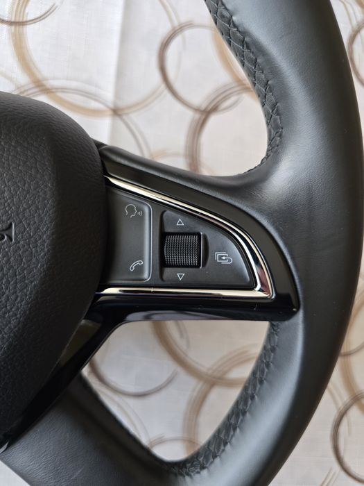 Мултифункционален кожен волан к-т с аербег за Шкода Октавия, Супърб