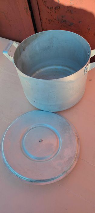 Кастрюли разные б/у