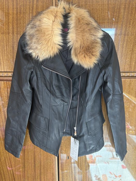 Кожено дамско яке с яка