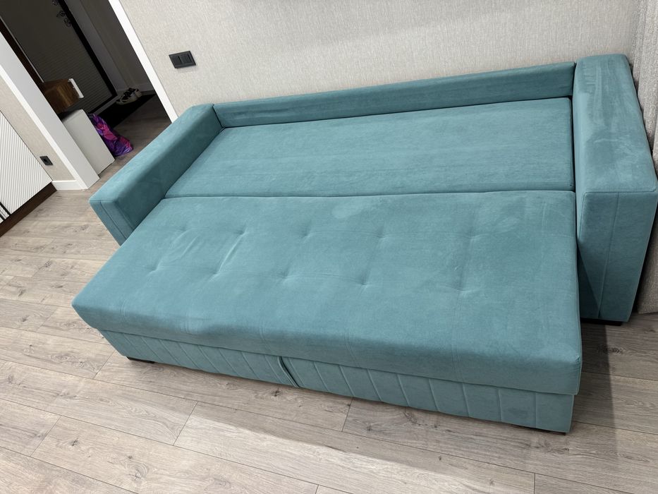 Продам Диван , почти не пользовался , прошел Химчистку