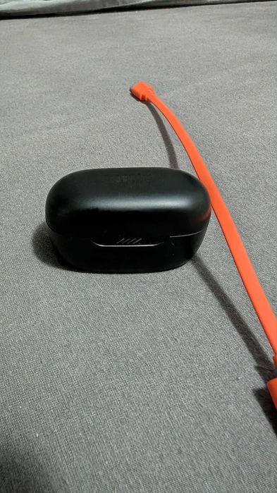 Сушалки JBL LIVE Free NC+