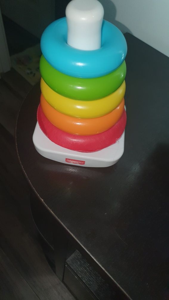 Piramida colorata pt copii fisher price