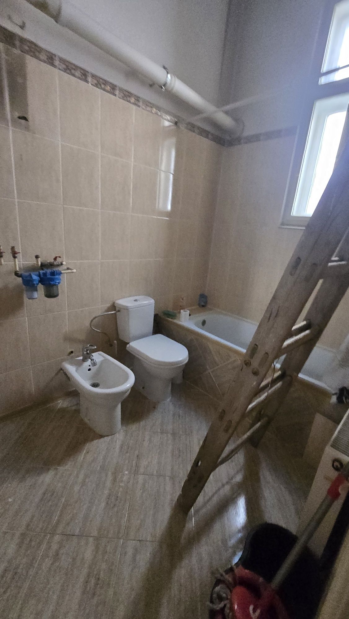 Vand apartament 2 camere(la casa),Lugoj, centru