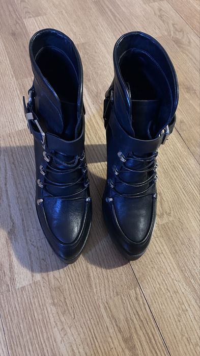 Ghete piele, stare foarte buna, marime 39