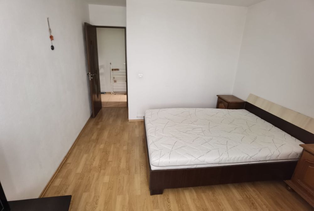 Apartament 3 camere de închiriat strada Pedagogilor